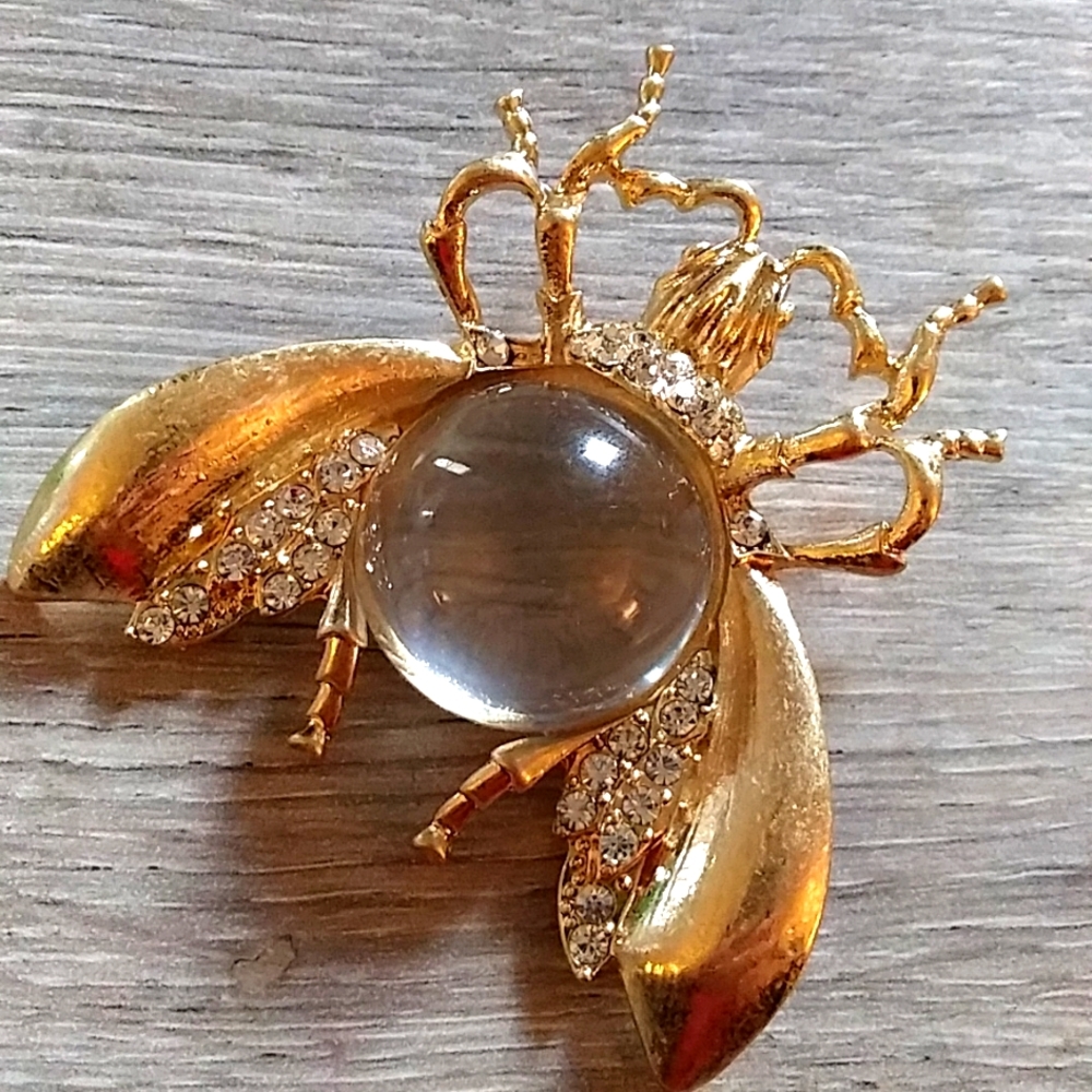 Bee brooch large